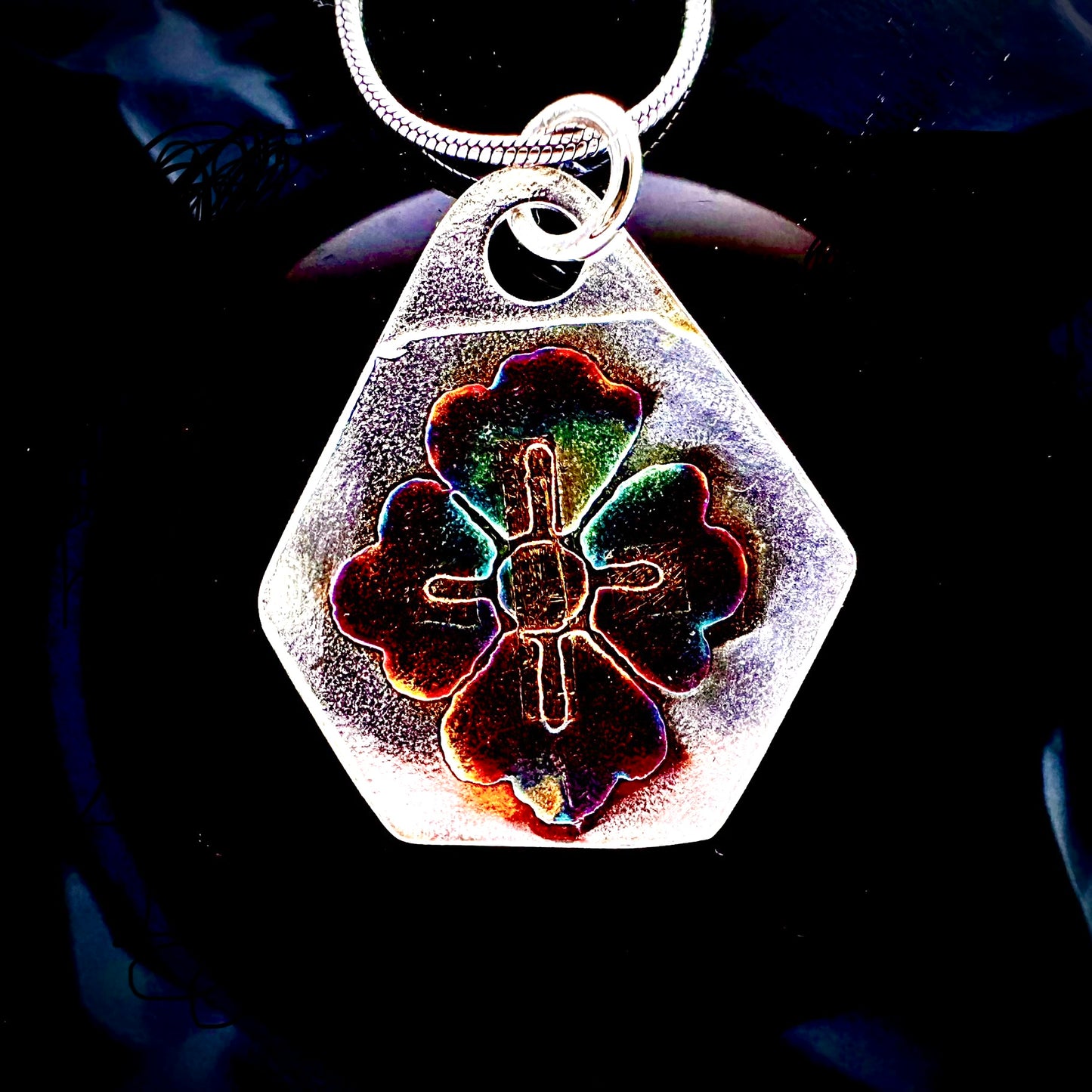 Etched 4 Petal Flower Silver And Gold